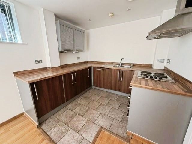 Property photo 2 of 7 Pbox-Img.Jpg