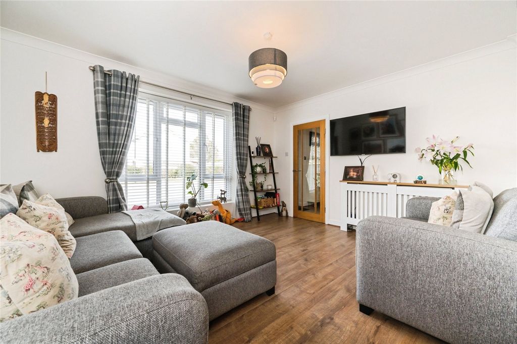 Property photo 2 of 22 Picture No. 20