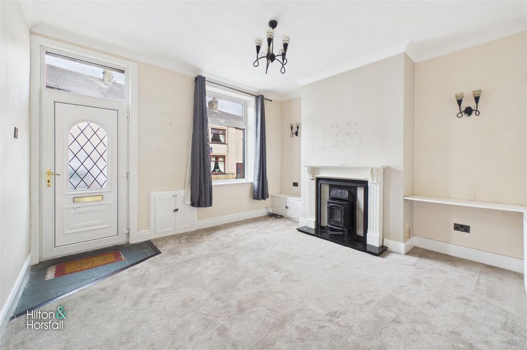 Property photo 3 of 12 Avondale Road
