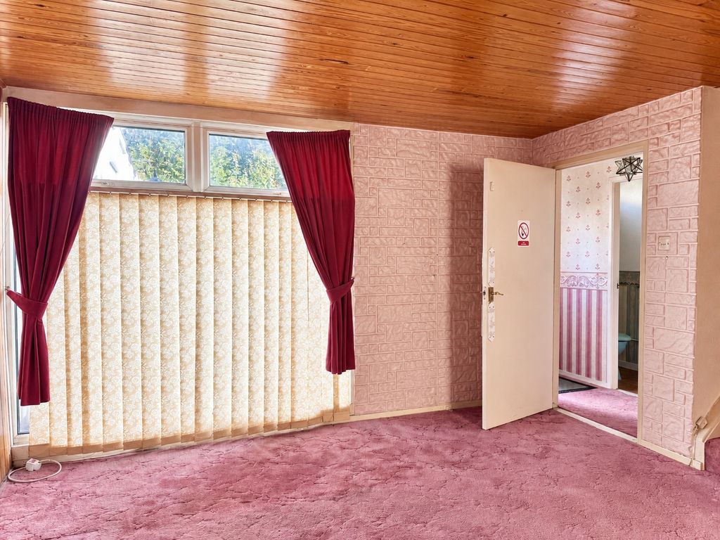 Property photo 2 of 18 Picture No. 28