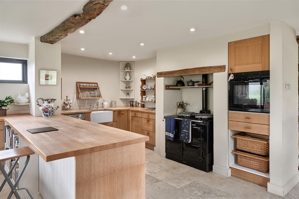 Property photo 2 of 10 Park House 87.Jpg