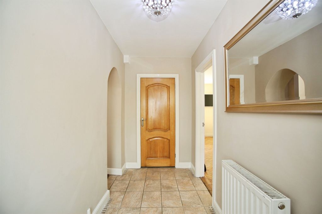 Property photo 3 of 29