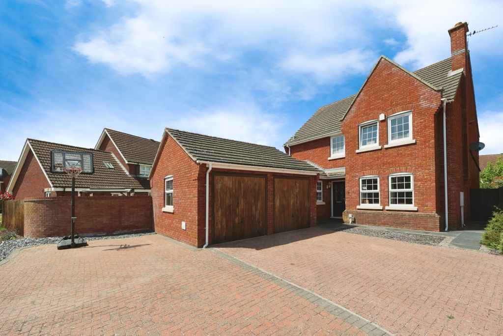Property photo 1 of 27 4293060