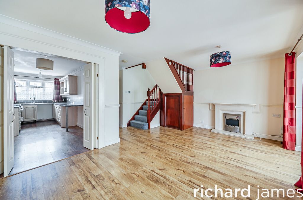Property photo 3 of 11 c0E329Eb989047Db87406Ae7Acf980B6