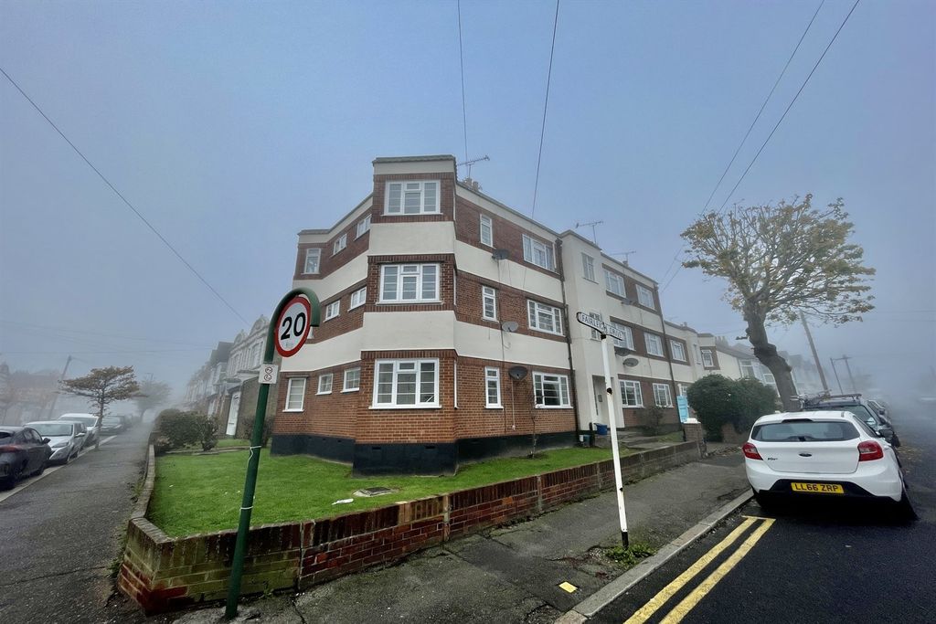 Property photo 1 of 6 (Main)