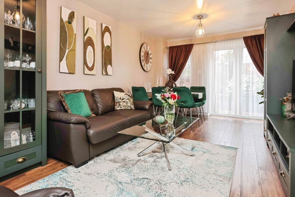 Property photo 3 of 18 Pbox-Img.Jpg