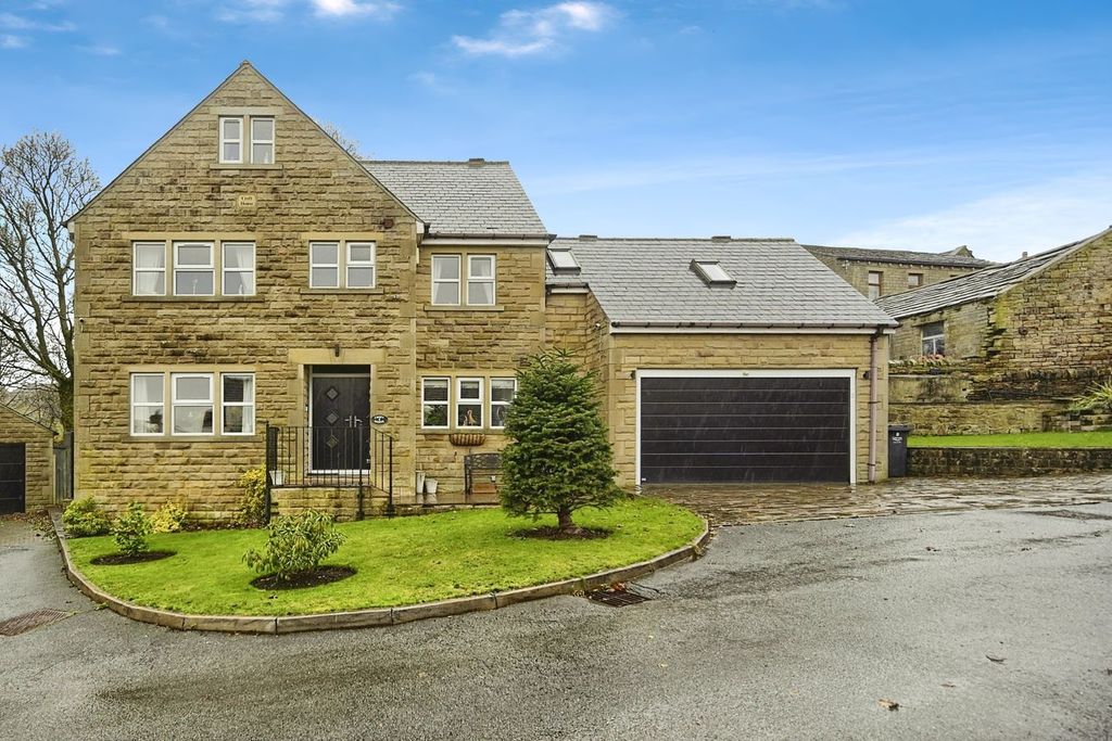 Property photo 1 of 34