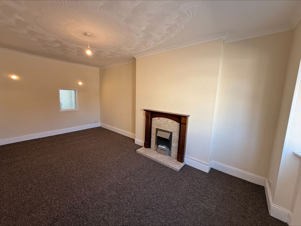 Additional image 3 of 4 bed property to rentWalter Road, Ammanford SA18