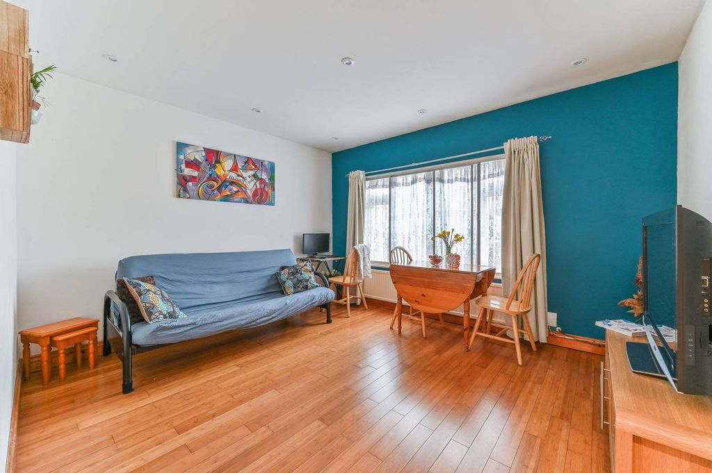 Property photo 1 of 7