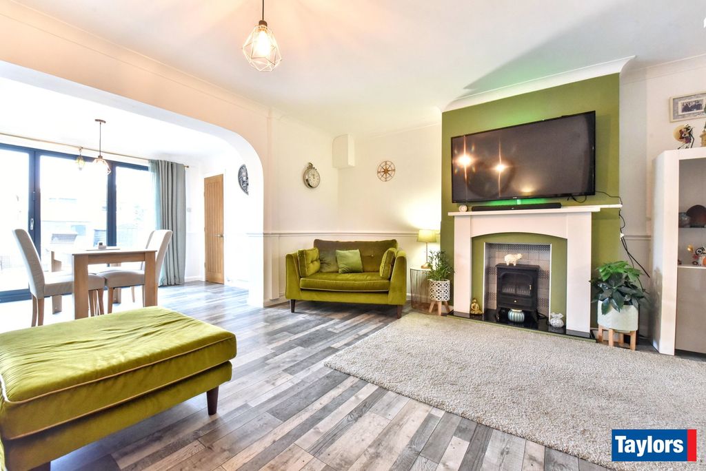 Property photo 2 of 26