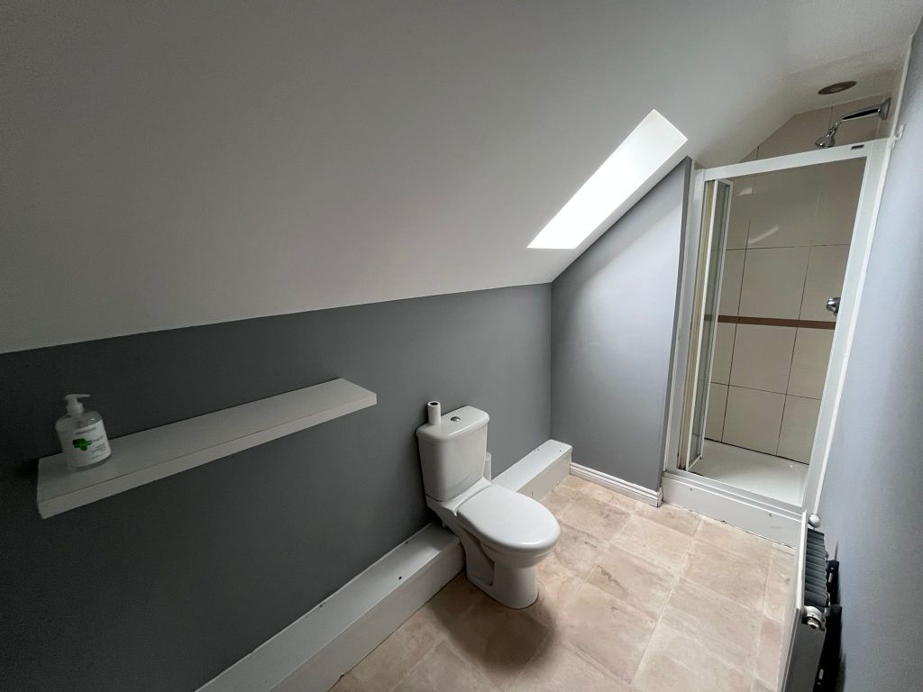 Property photo 3 of 8 En-Suite