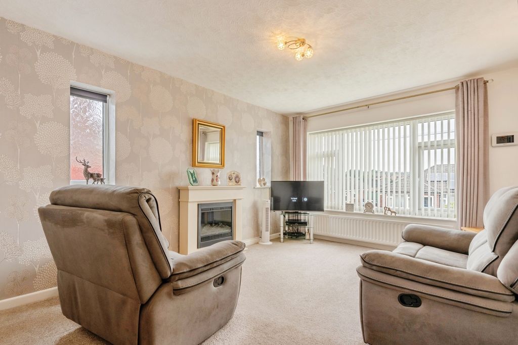Property photo 2 of 18 Pbox-Img.Jpg