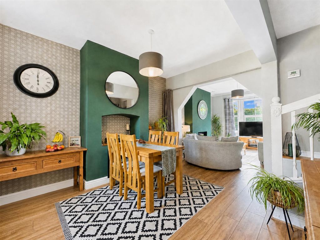 Property photo 3 of 16 1000021819 #.Jpg