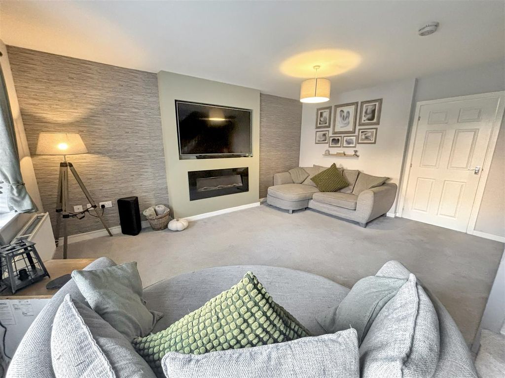 Property photo 2 of 19 Living Room