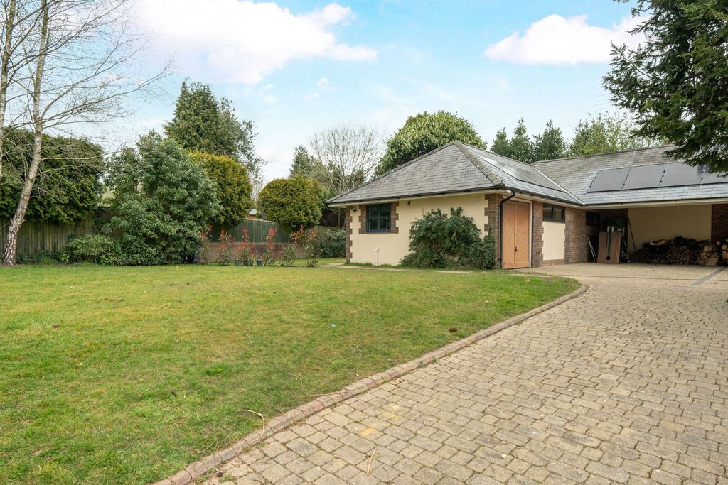 Property photo 1 of 17 Photo 3