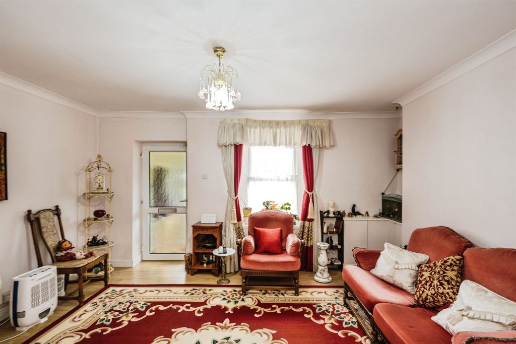 Property photo 2 of 18