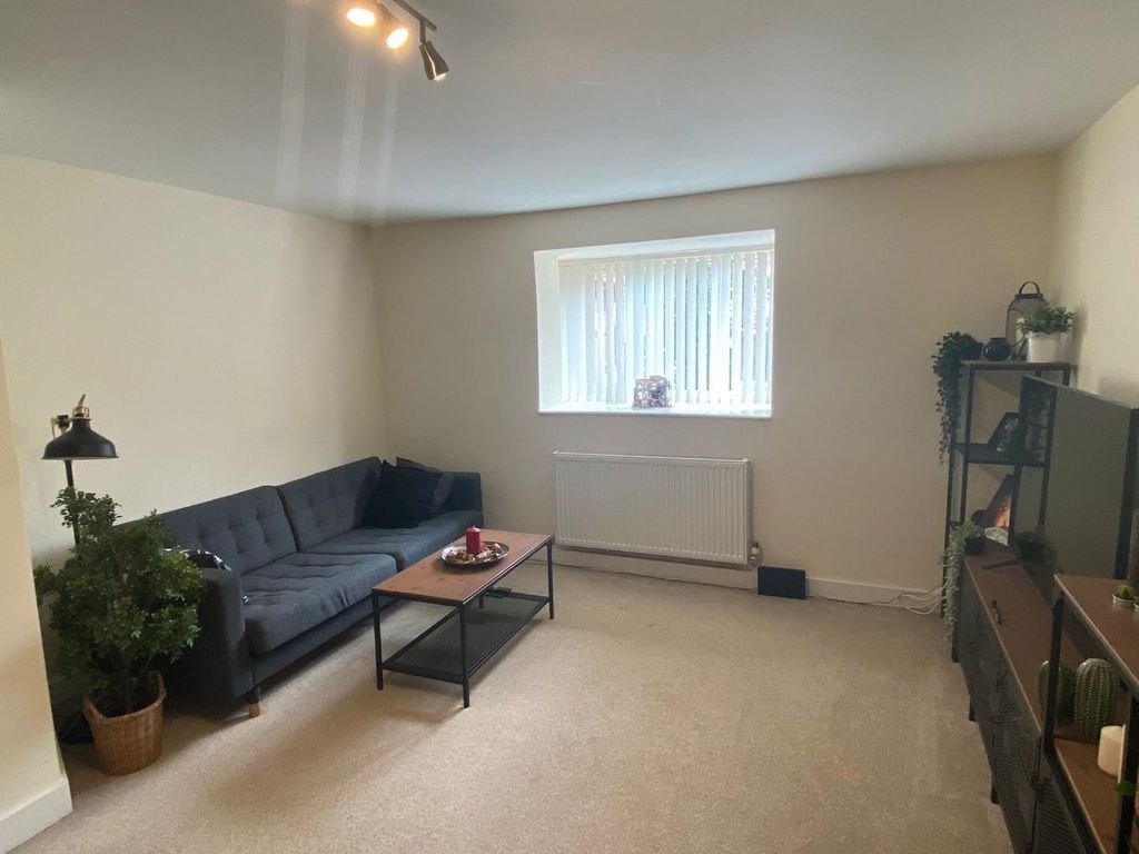 Property photo 1 of 8 Lounge 1.Jpg