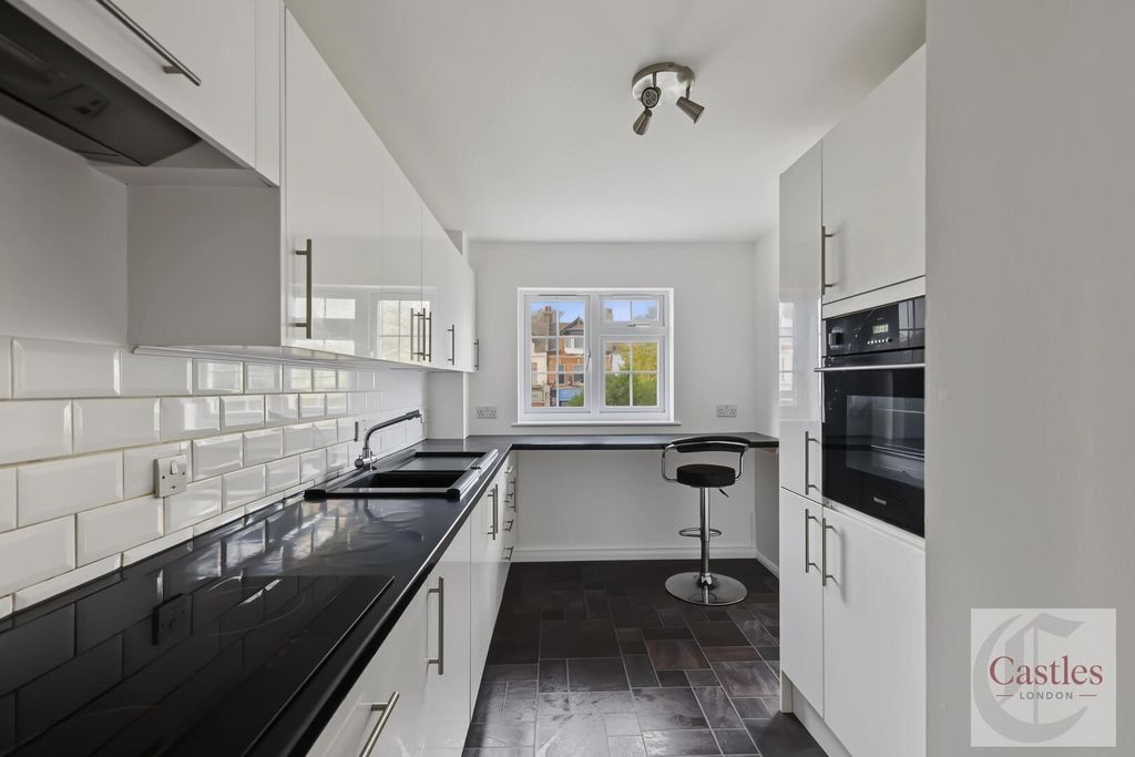 Property photo 3 of 14 Kitchen