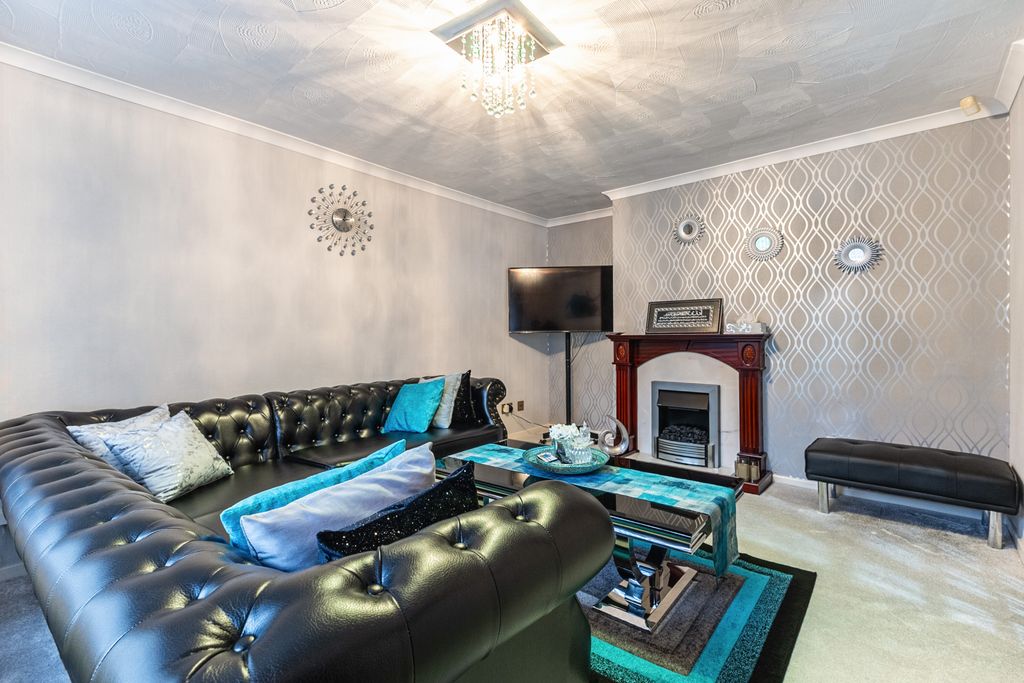 Property photo 2 of 17 Living Room