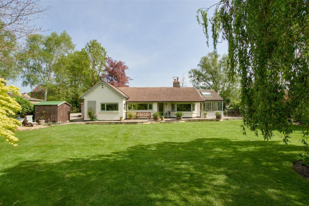 Property photo 1 of 28 External