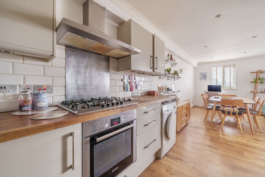 Property photo 3 of 14 Kitchen/Dining