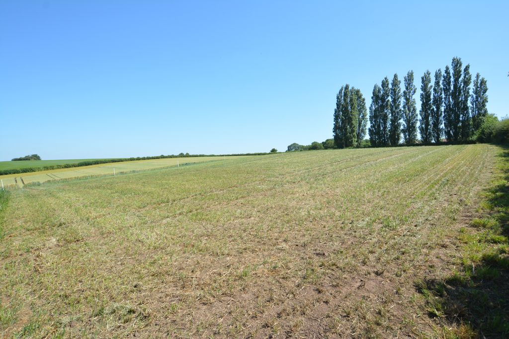 Property photo 3 of 6 Edge Of Eakring Location
