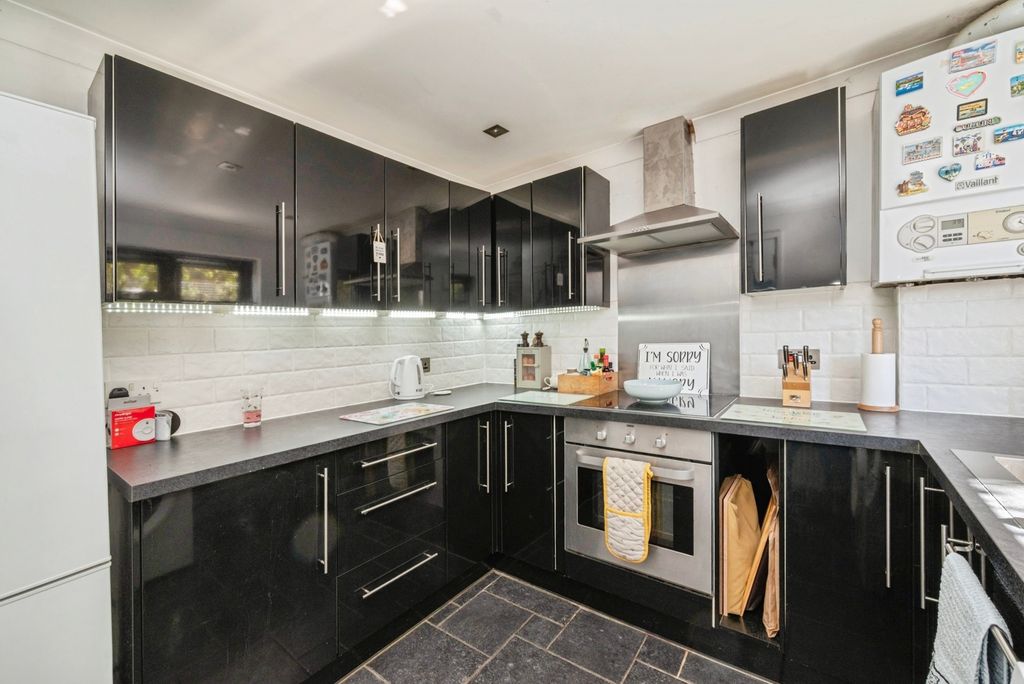 Property photo 3 of 14 Photo