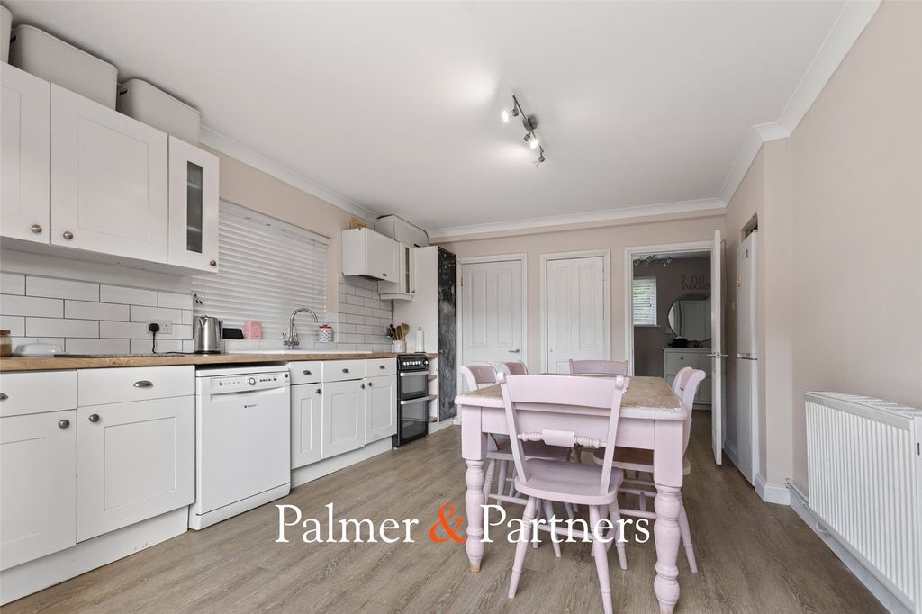 Property photo 2 of 18 Picture No. 08