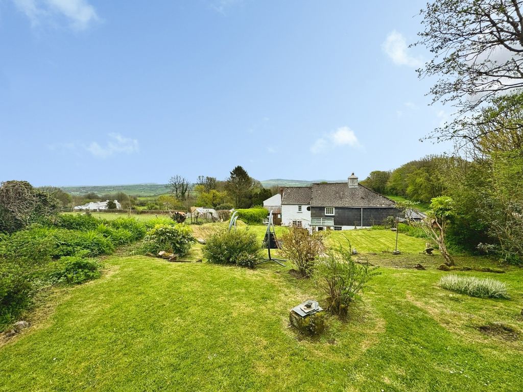 Property photo 3 of 31 Rear Garden