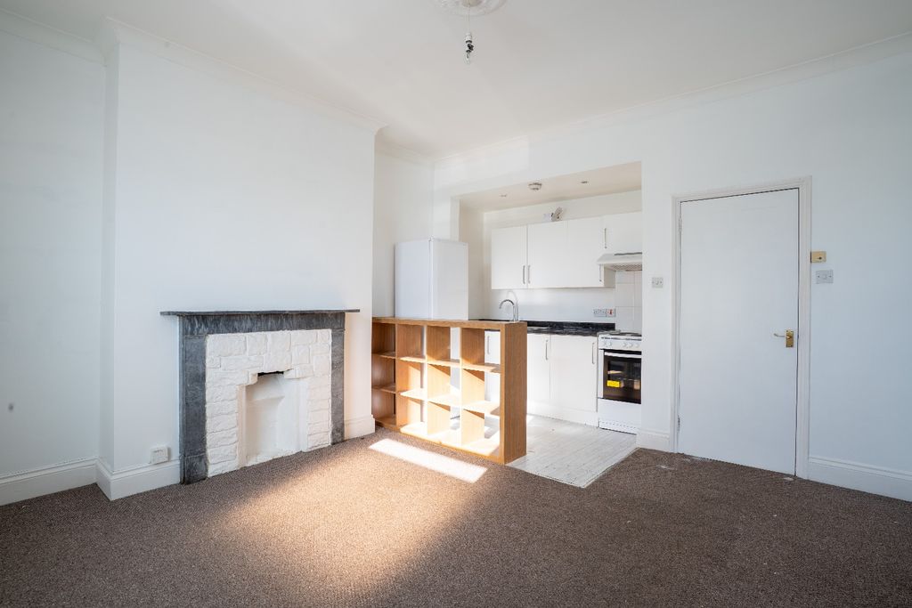 Property photo 3 of 8 4645532