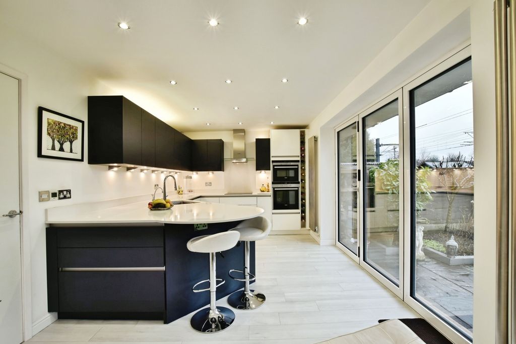 Property photo 3 of 20 Kitchen Diner