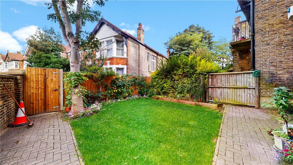 Property photo 3 of 14 Picture No. 12
