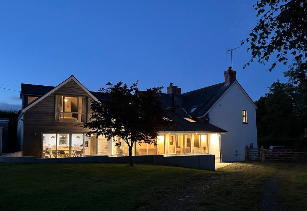 Property photo 2 of 51