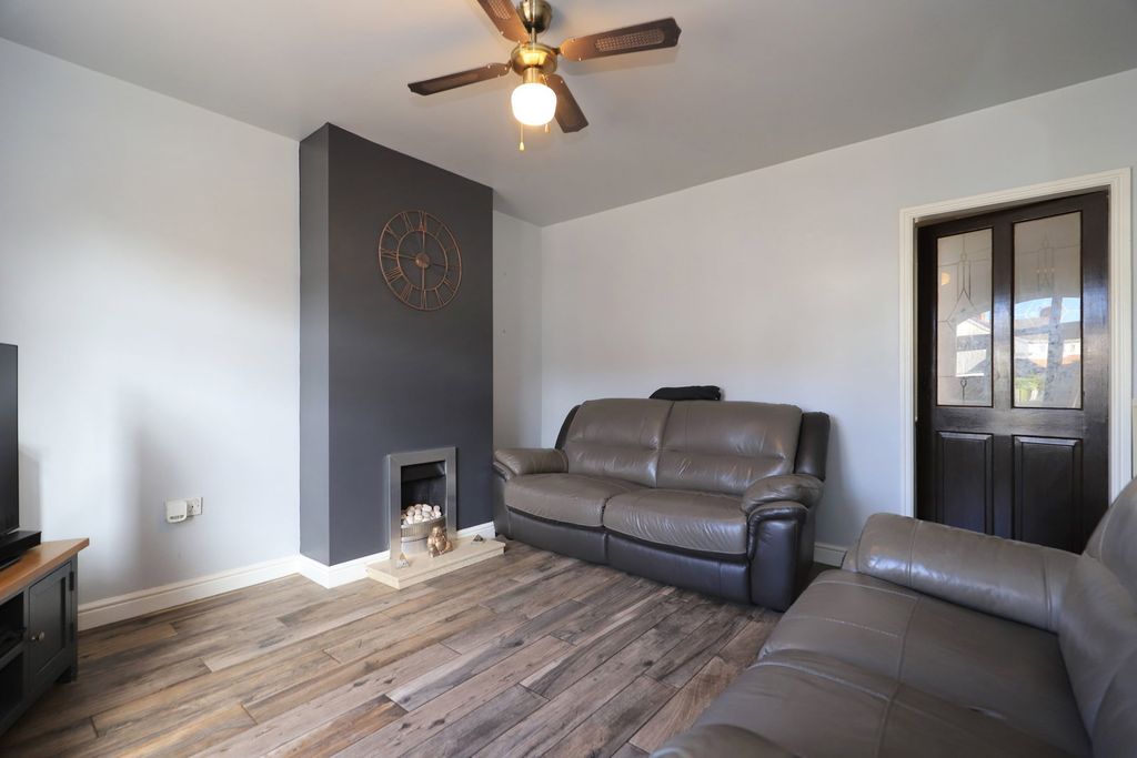 Property photo 2 of 29