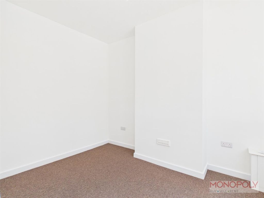 Property photo 3 of 15 Cam01943G0-Pr0694-Still007.Jpg