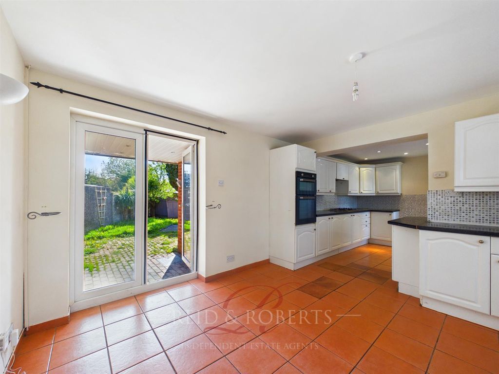 Property photo 3 of 26 Cam05148G0-Pr0164-Still022.Jpg
