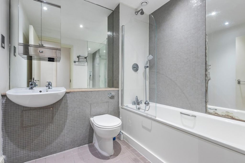 Property photo 2 of 12 Colefax Building 4.Jpg