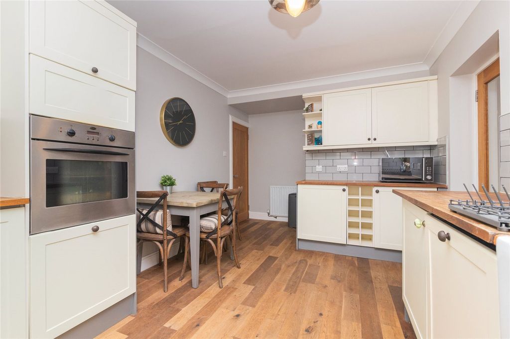 Property photo 3 of 32 Kitchen