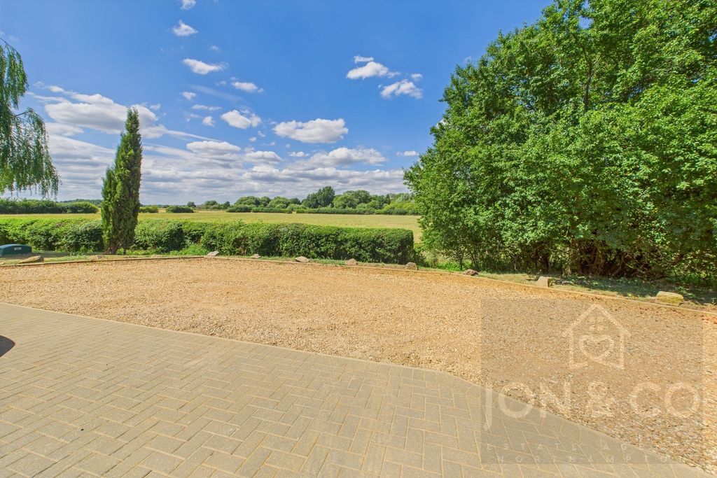 Property photo 3 of 30
