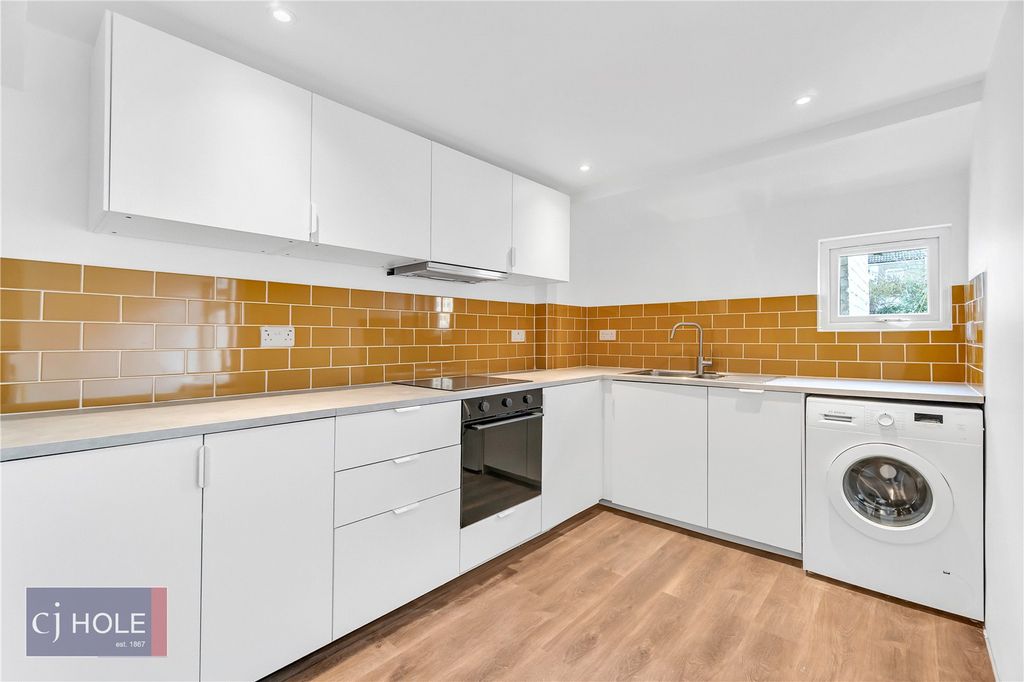 Property photo 1 of 19 Picture No. 04