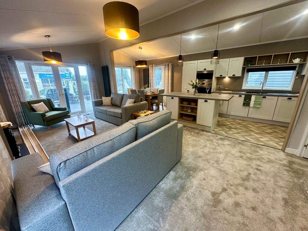 Property photo 1 of 11 5254680