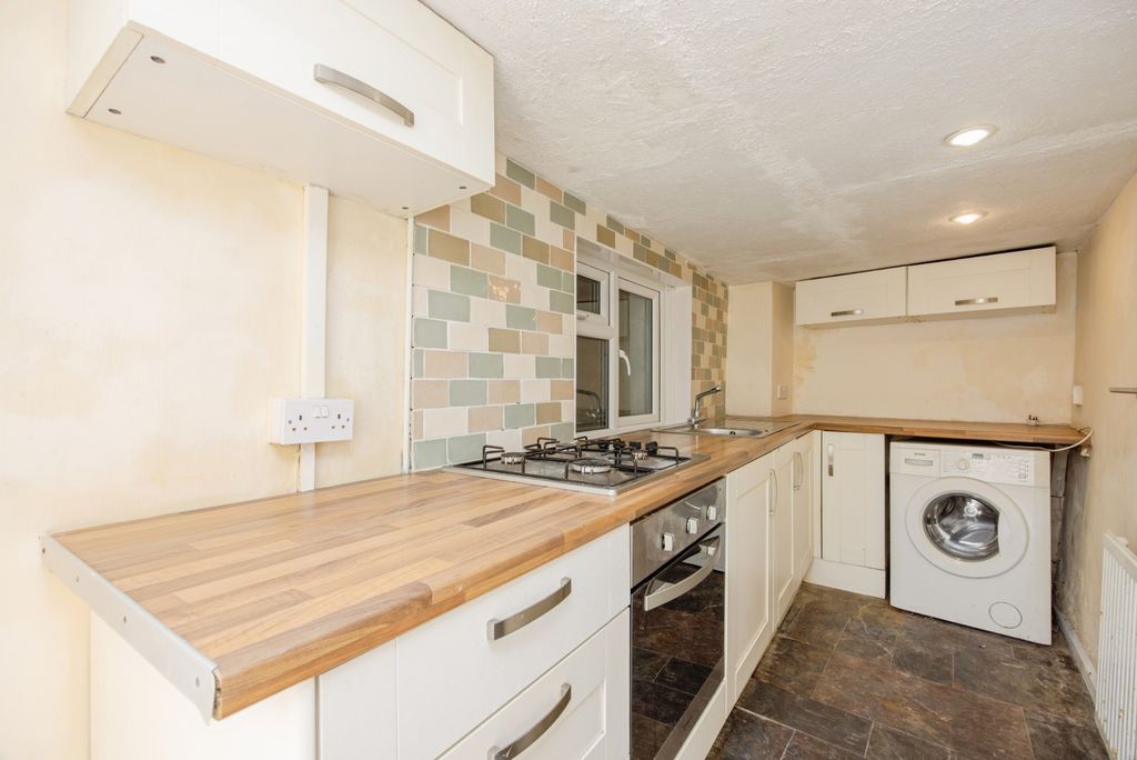 Property photo 2 of 17 Photo