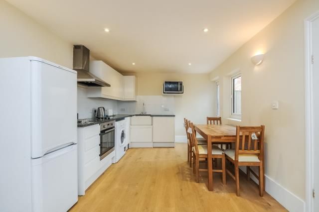 Property photo 3 of 9 Kitchen/Dining Room