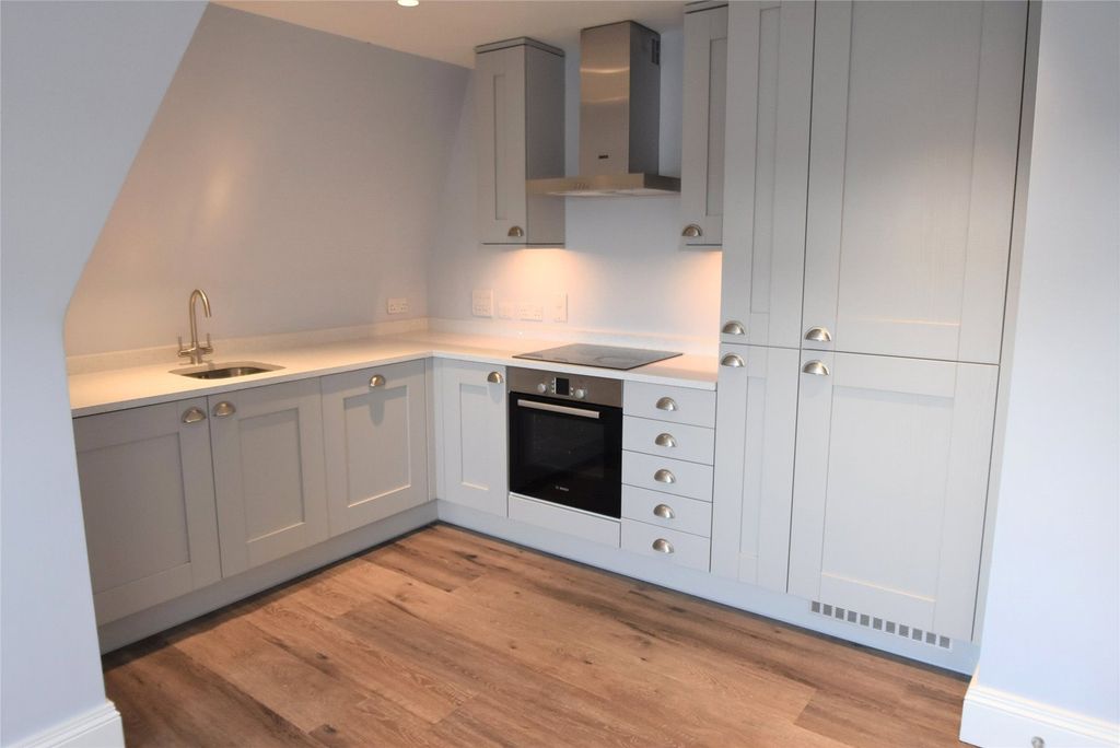 Property photo 3 of 8 Picture No. 10