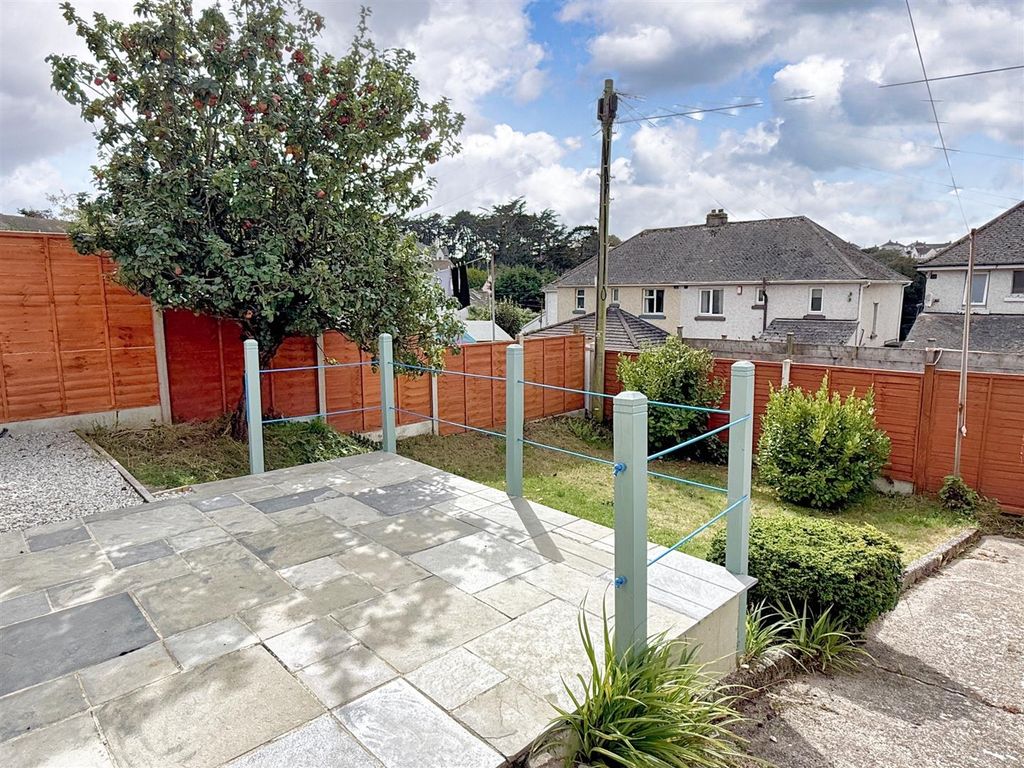 Property photo 2 of 21