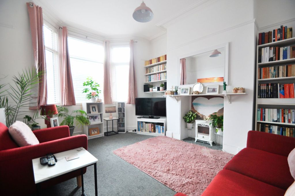 Property photo 2 of 34