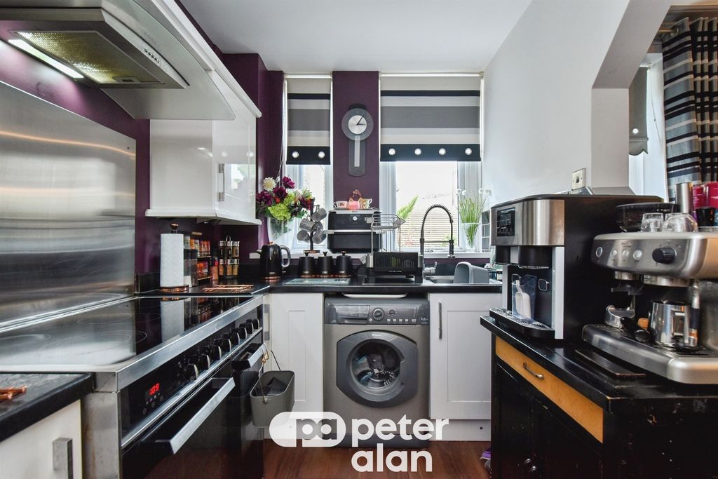 Property photo 3 of 20