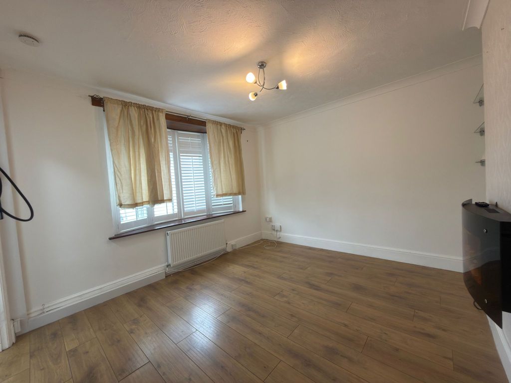 Property photo 2 of 12 A (31)