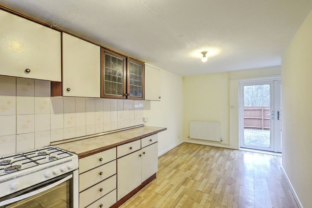 Property photo 2 of 18 Kitchen