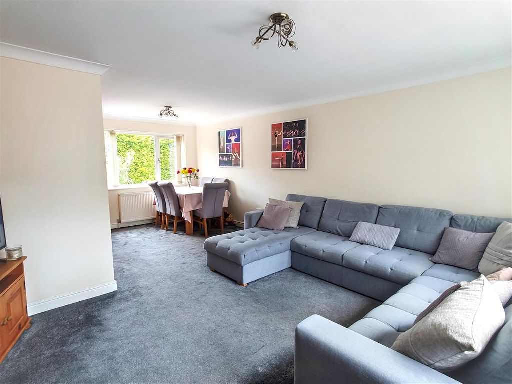 Property photo 2 of 16 20260614135400_20260614-Interior-10-Oqpabgkgqv4Ybz